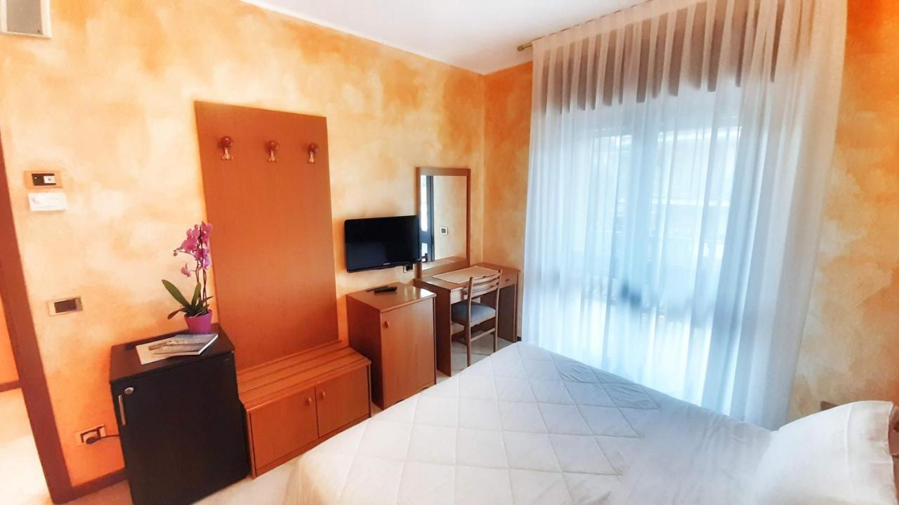 Hotel&Wellness Fra I Pini Lignano Sabbiadoro Zimmer foto