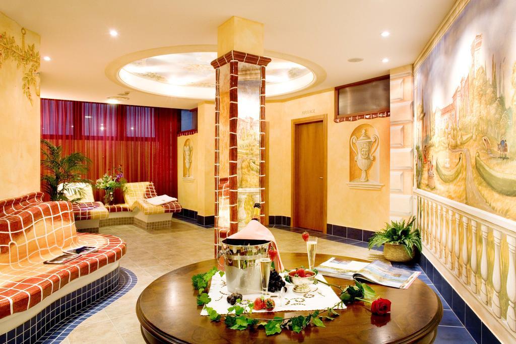 Hotel&Wellness Fra I Pini Lignano Sabbiadoro Exterior foto