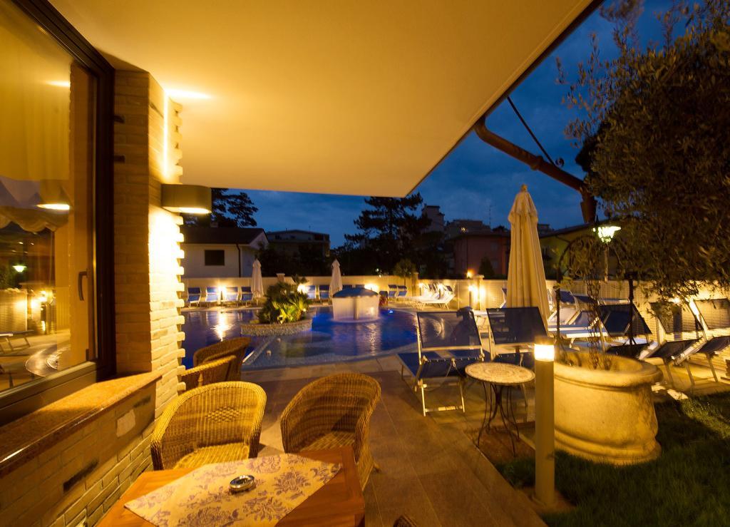 Hotel&Wellness Fra I Pini Lignano Sabbiadoro Exterior foto