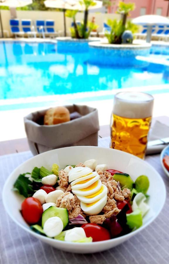 Hotel&Wellness Fra I Pini Lignano Sabbiadoro Exterior foto